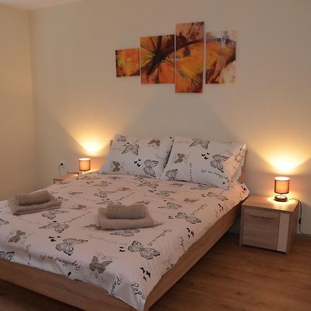 Apartment Marija Sremska Mitrovica Extérieur photo