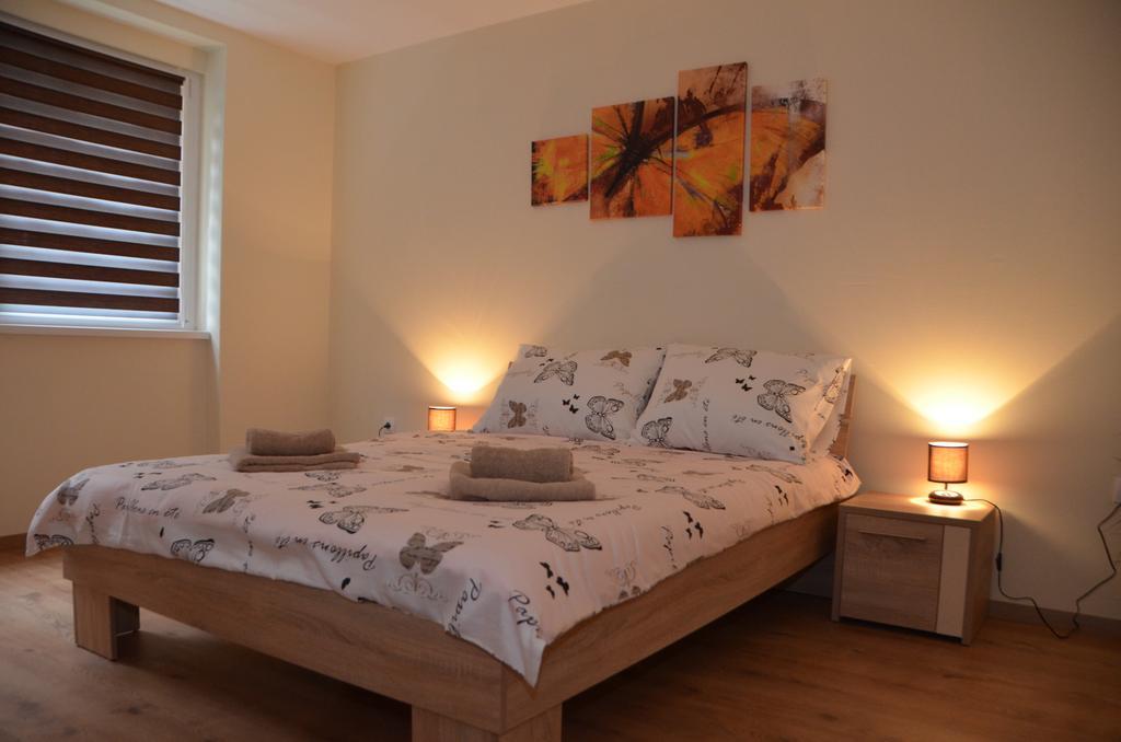Apartment Marija Sremska Mitrovica Extérieur photo