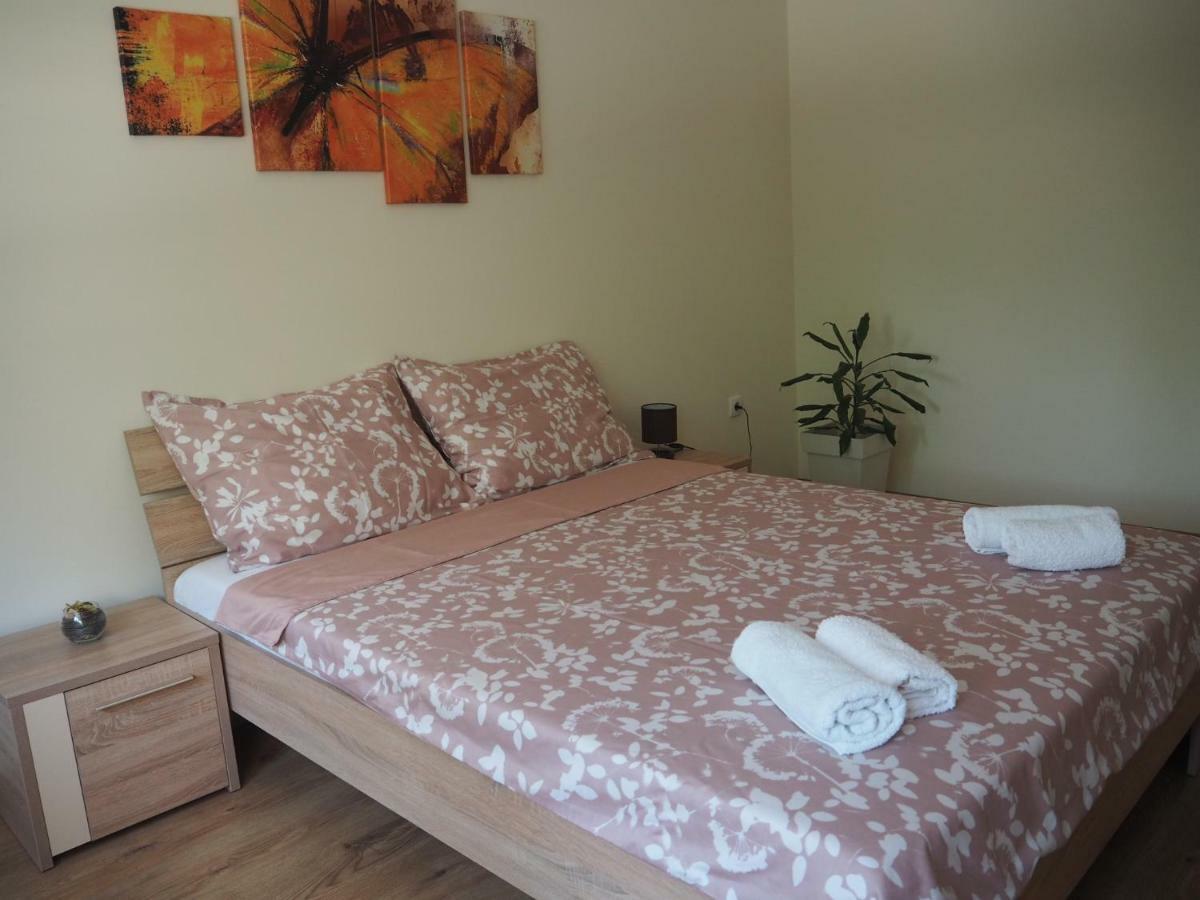 Apartment Marija Sremska Mitrovica Extérieur photo